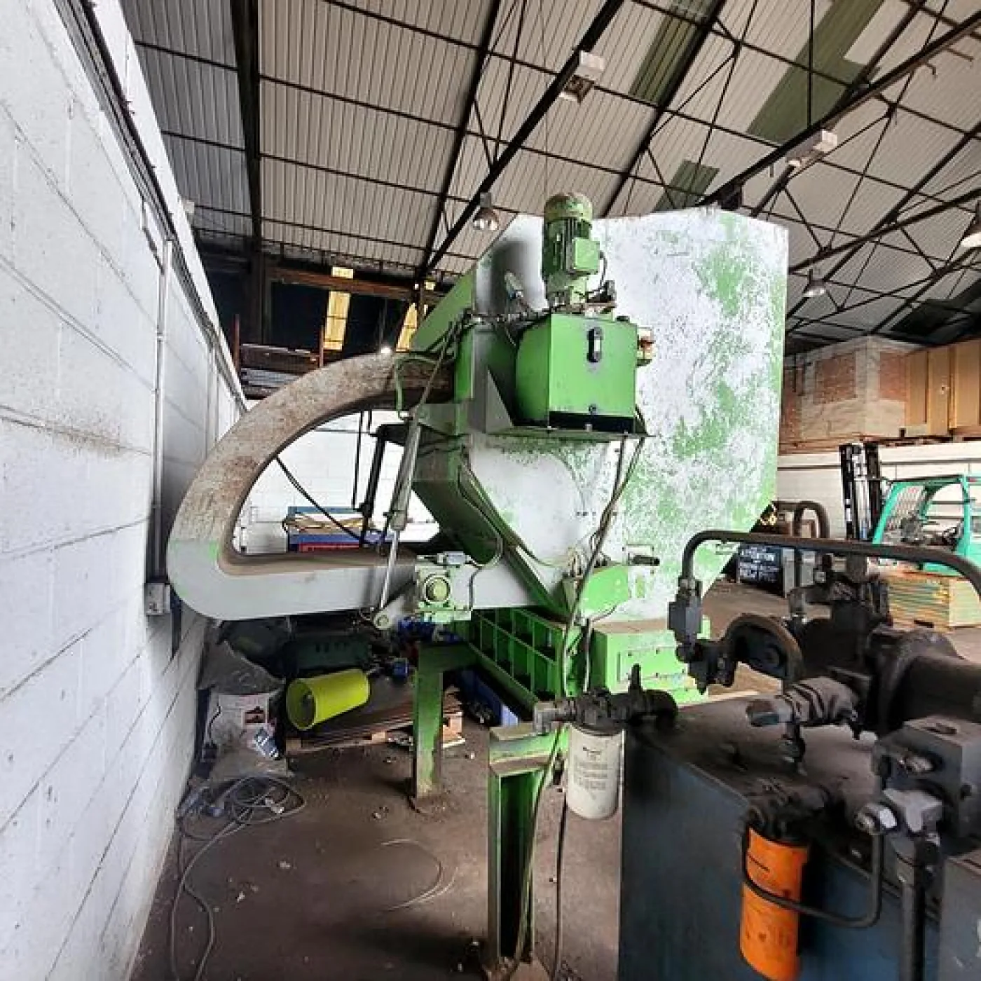 Meltog Heavy Duty Twin-Shaft Shredder W/Ram - 4