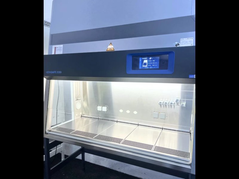 Thermo Scientific Herasafe 2030i 1.5 Safety Cabinet