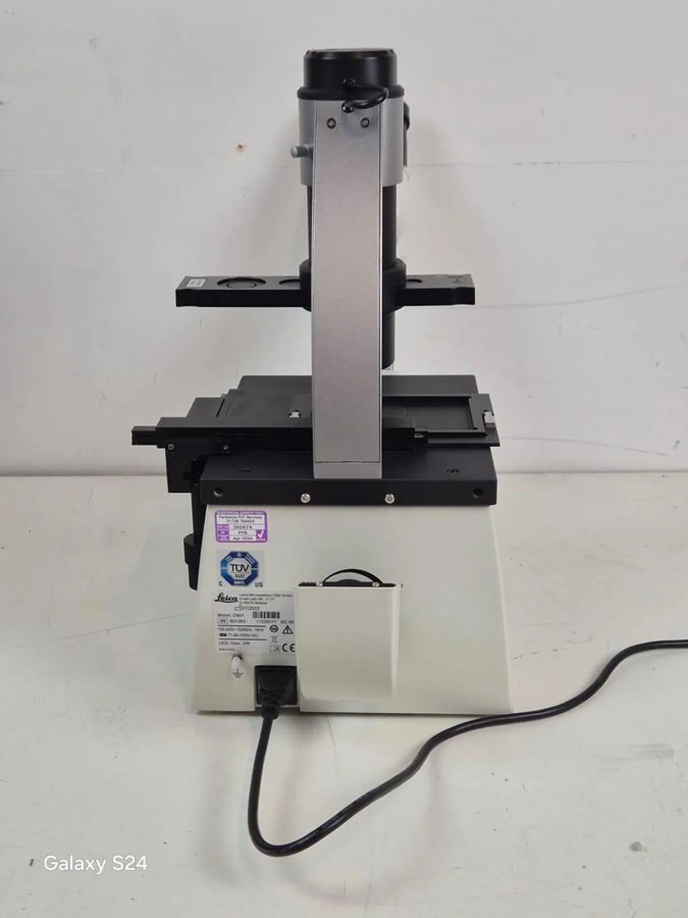 Leica DMi1 Microscope - 4