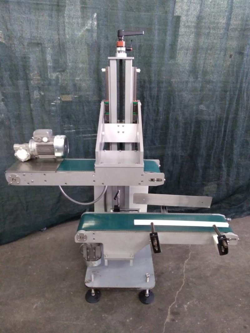 NASTRO TRASPORTATORE MOTORIZZATO SISTEMA ASSEMBLAGGIO CON DOPPIO STRATO – SIEMPHARMA – MOD. NS1000