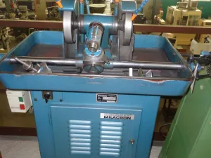 AFFUTEUSE D’OUTILS “CINCINNATI MILACRON” TYPE AS