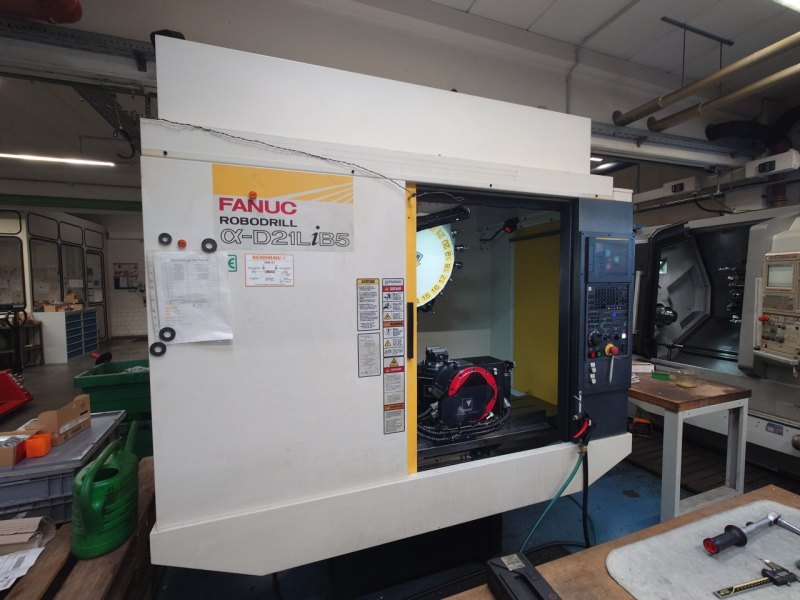 CNC – 5 axis FANUC Robodrill Alpha-D21LiB5