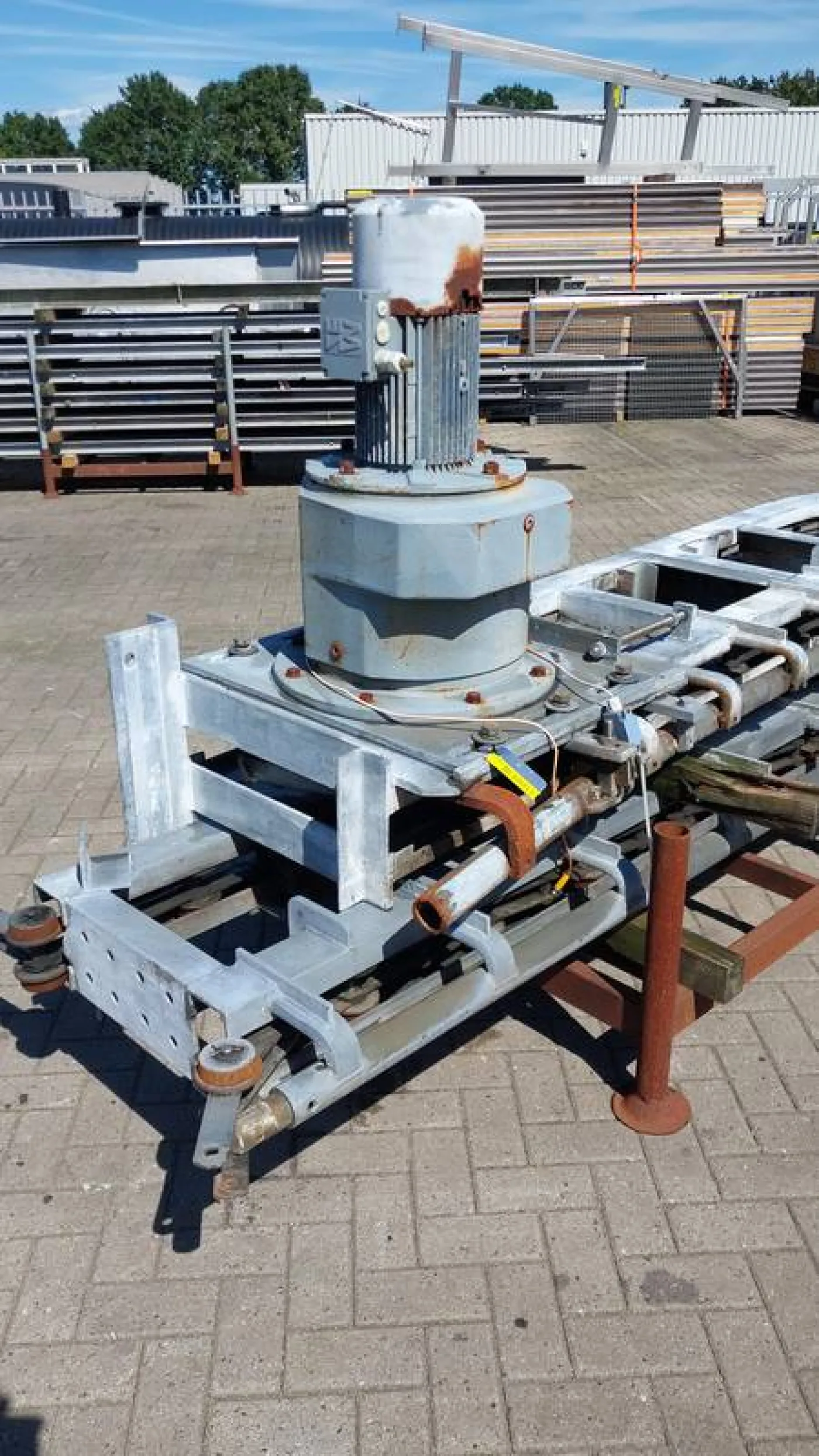 Bleeding lift conveyor - 2
