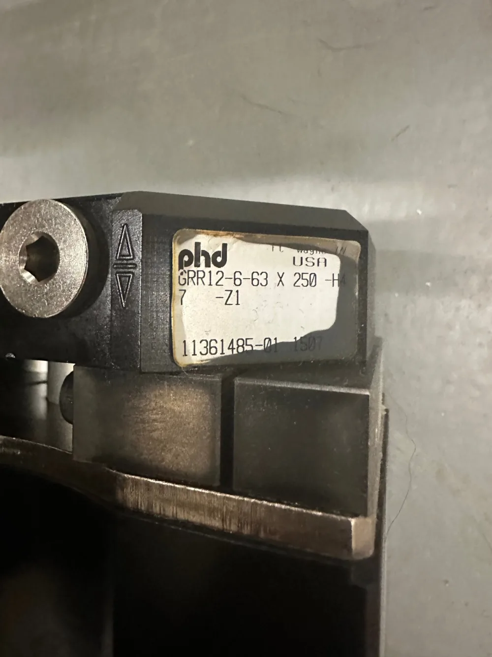 phd inc. pneumatischer Parallelgreifer GRR12-6-63 x 250-H47-ZI