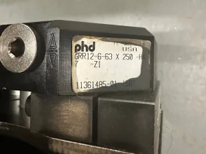 phd inc. pneumatischer Parallelgreifer GRR12-6-63 x 250-H47-ZI