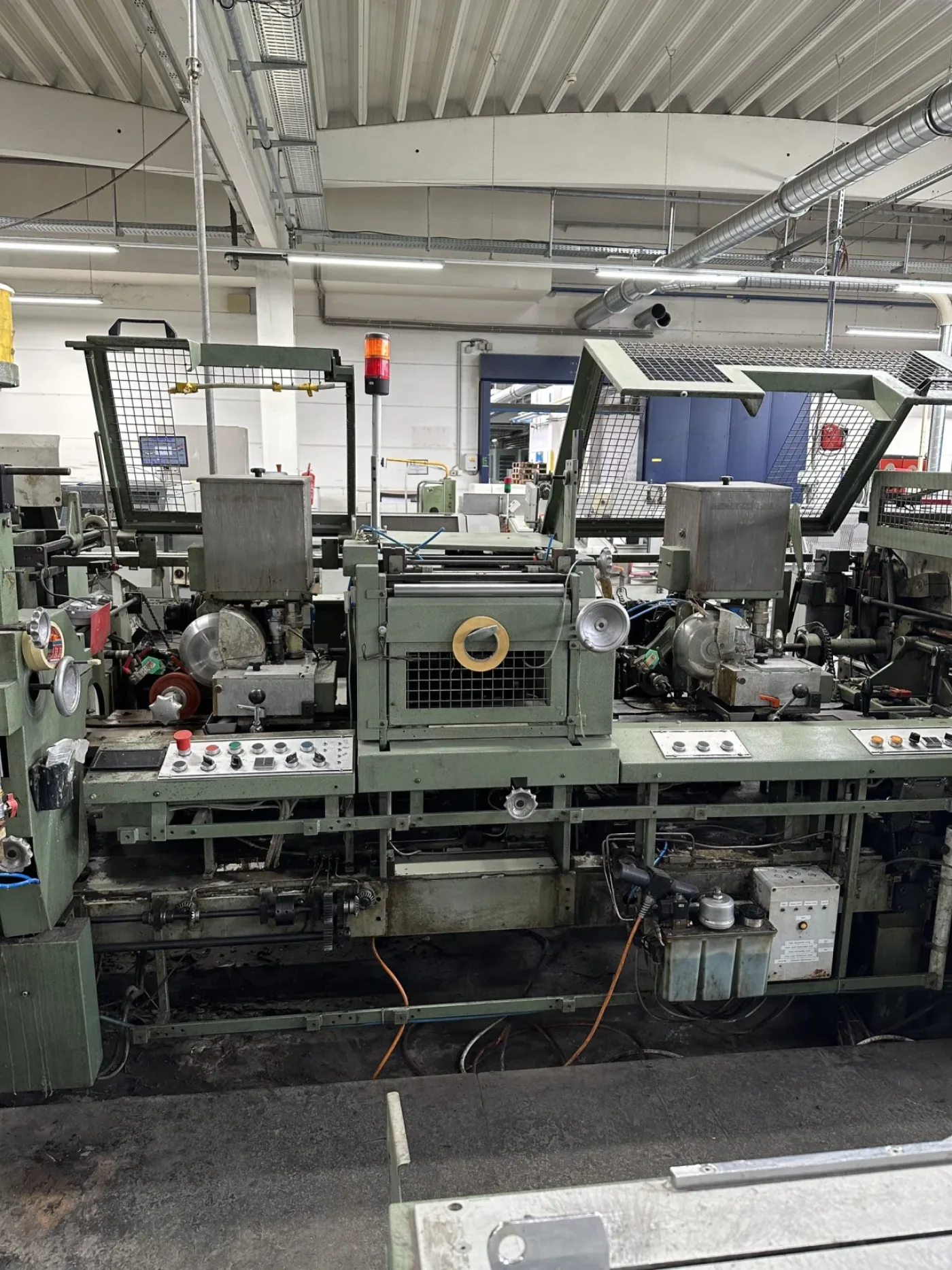Kolbus BF 524 with FE 603 compact flow line - 4