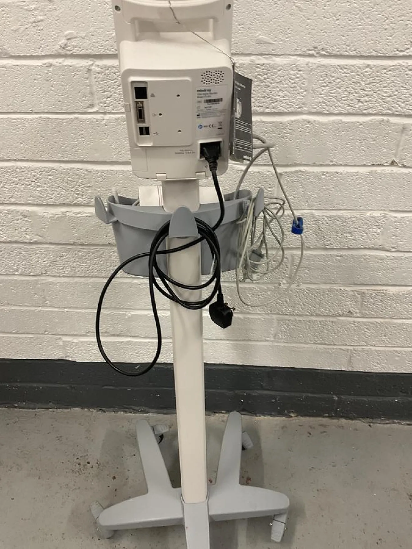 Mindray VS-900 on mobile stand - 7