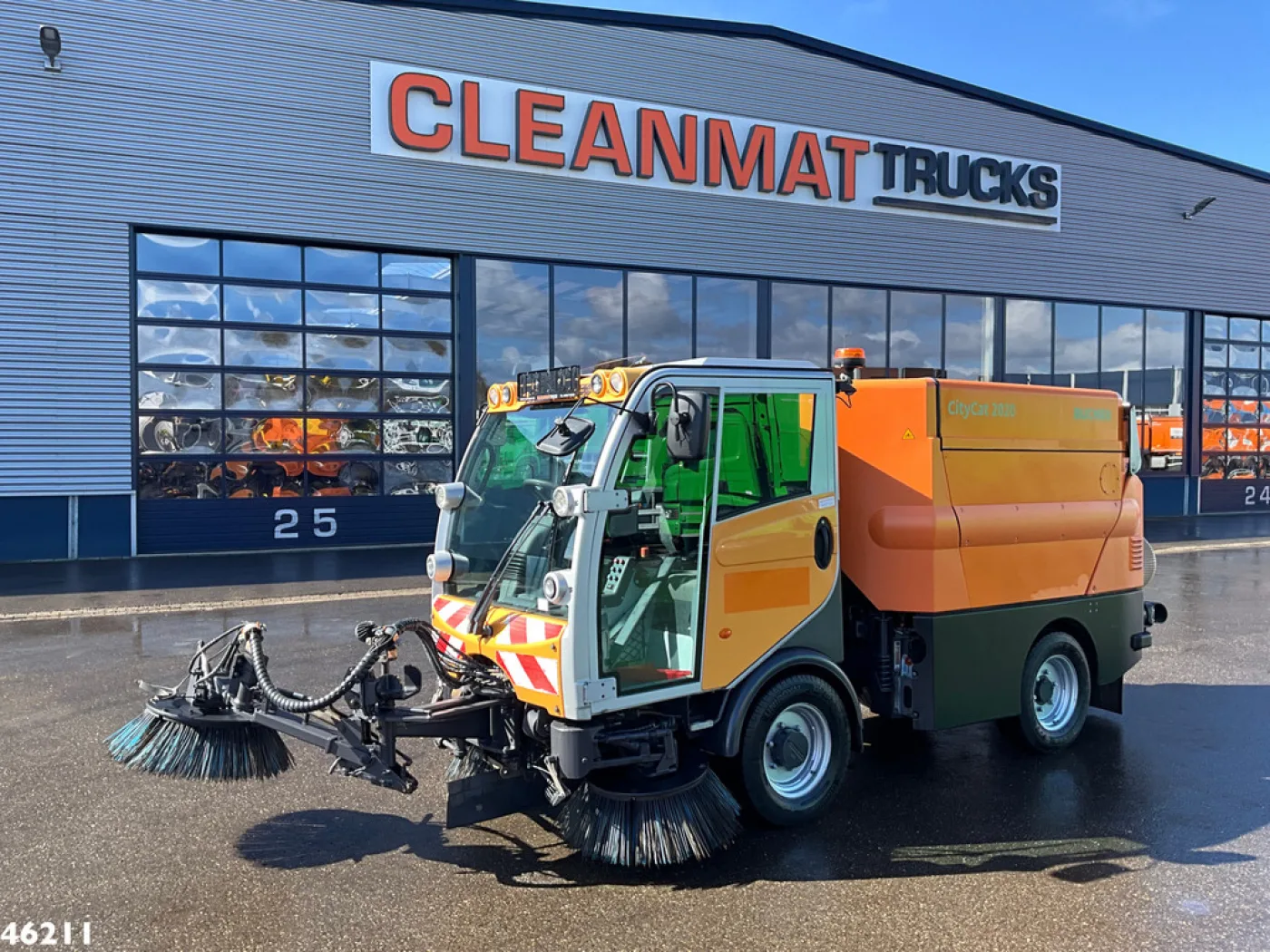 Bucher Citycat 2020 with 3-rd brush - 2