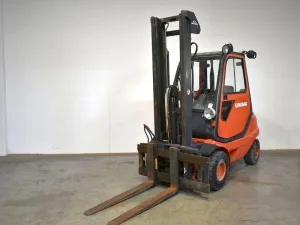 Frontstapler Linde H 30 D 351-03 (1999)