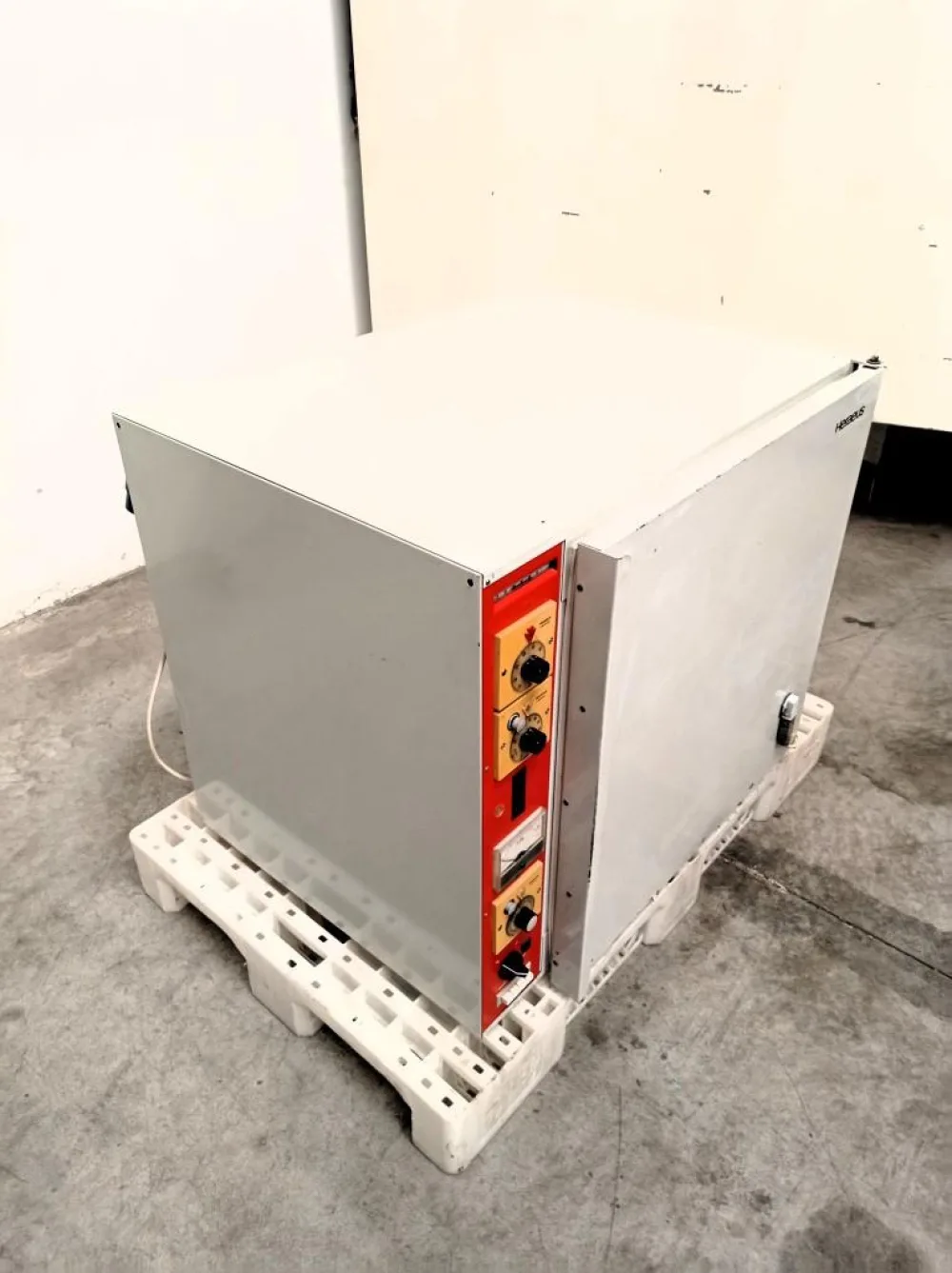 INCUBATRICE DA LABORATORIO – HERAEUS – MOD. B 5060