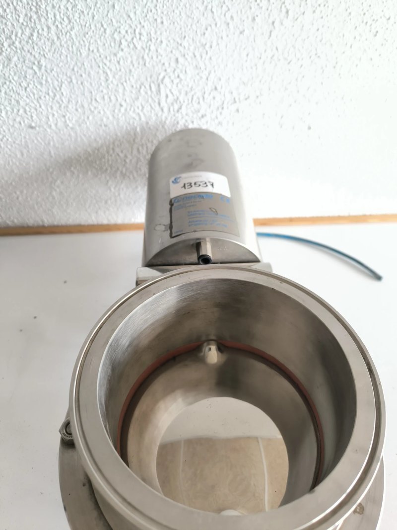 BUTTERFLY VALVE CLAMP DN150 STAINLESS STEEL 316L WITH PNEUMATIC ACTUATOR NOCADO SV-ANTRIEB (L/L)