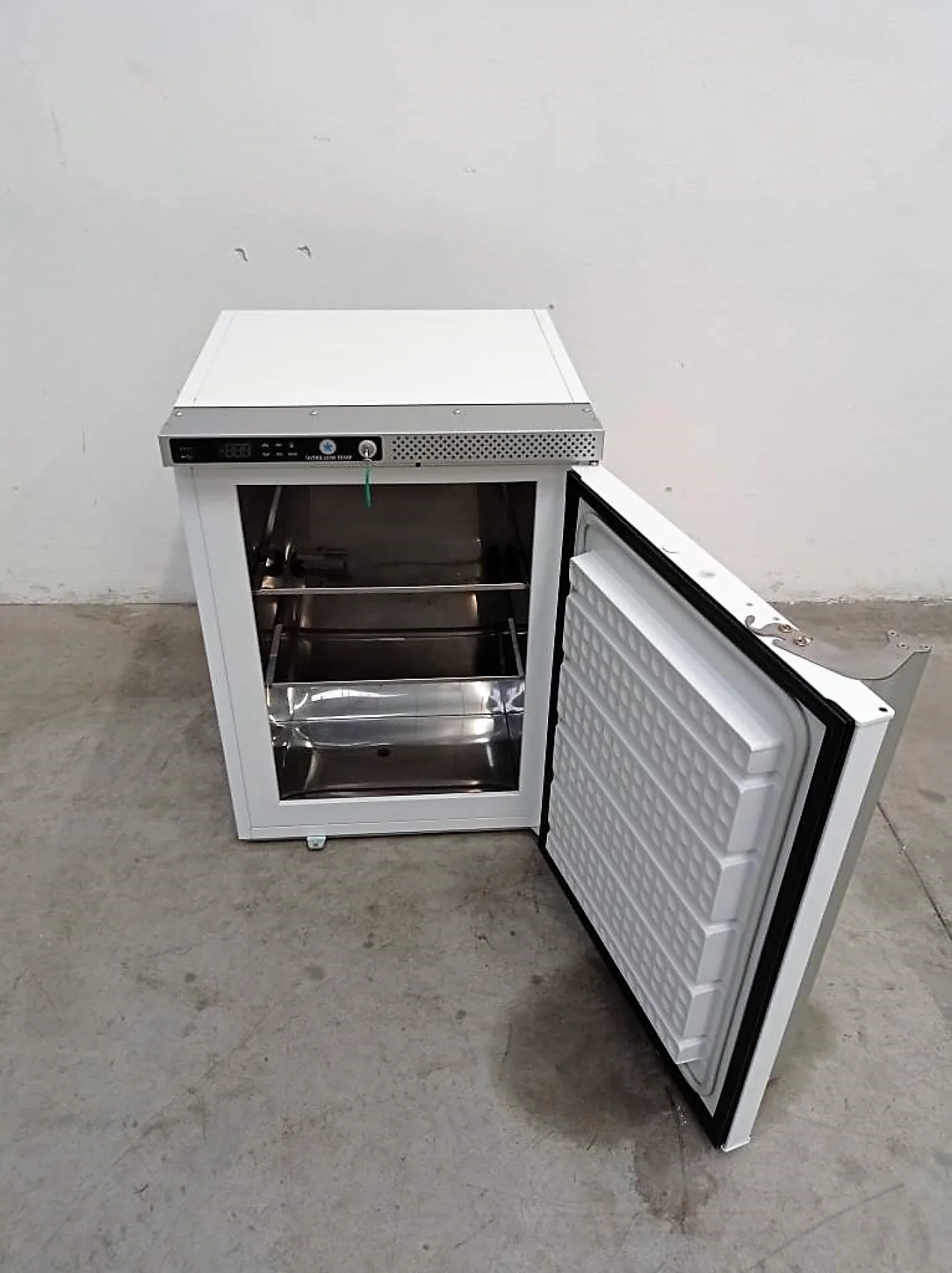 CONGELATORE DA LABORATORIO NORDIC FREEZE – MOD.ULT U100 - 2