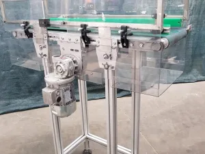 NASTRO A TAPPETO MOTORIZZATO CON VARIATORE DI VELOCITÀ
