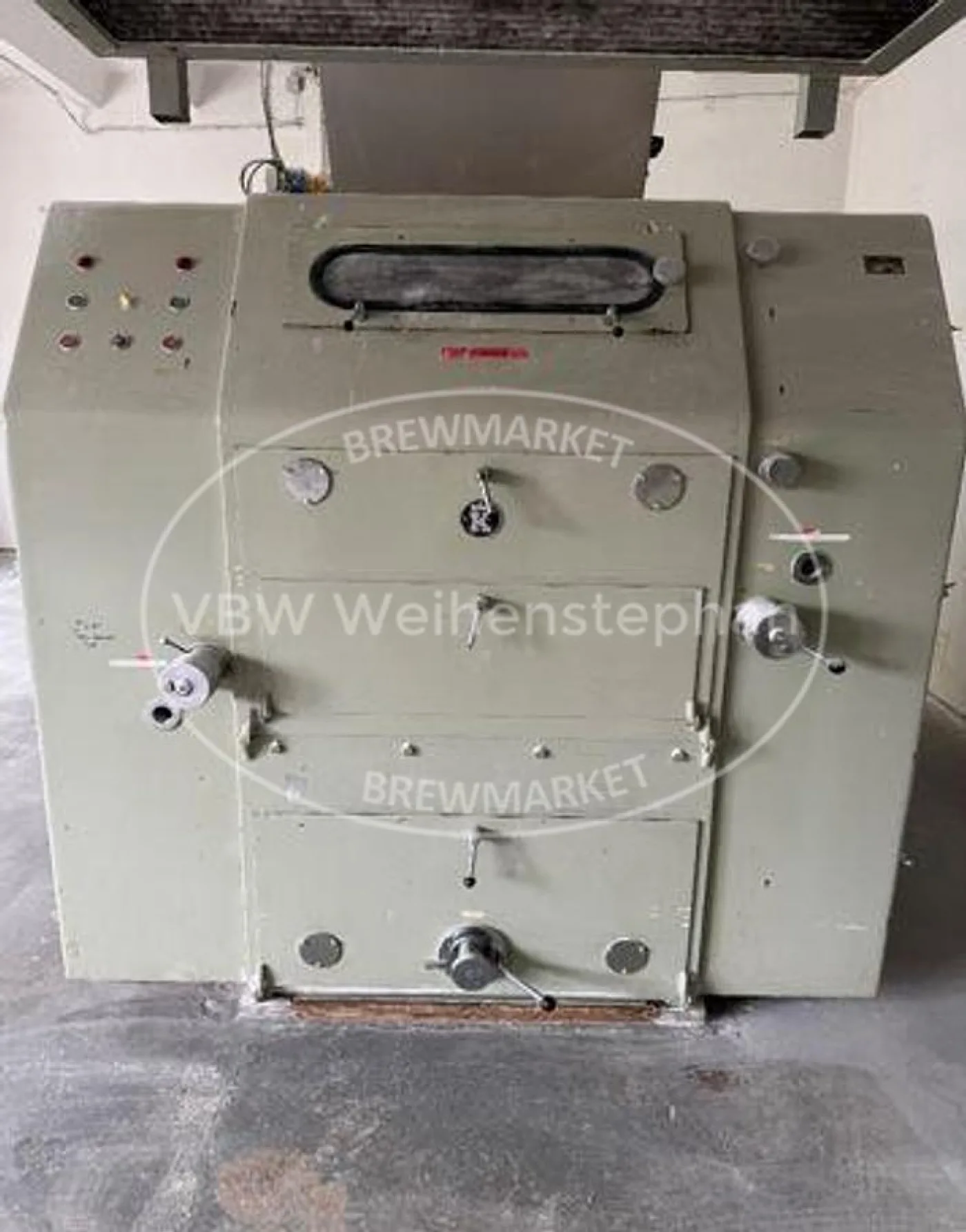 Six-roll crushing mill, including feed screw with conditioning - 2
