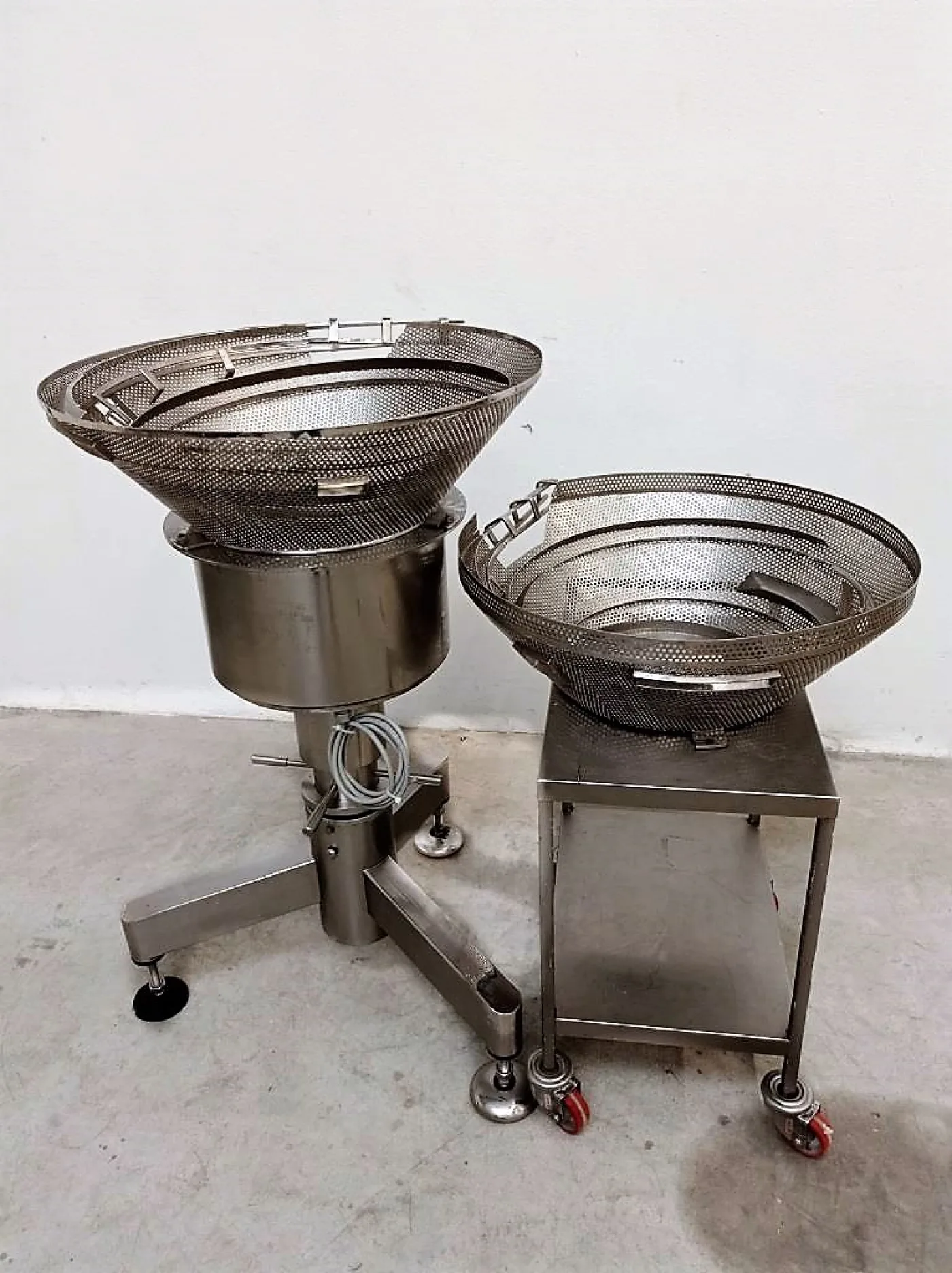 ALIMENTATORE VIBRANTE A TAZZA PER STERILE - 4