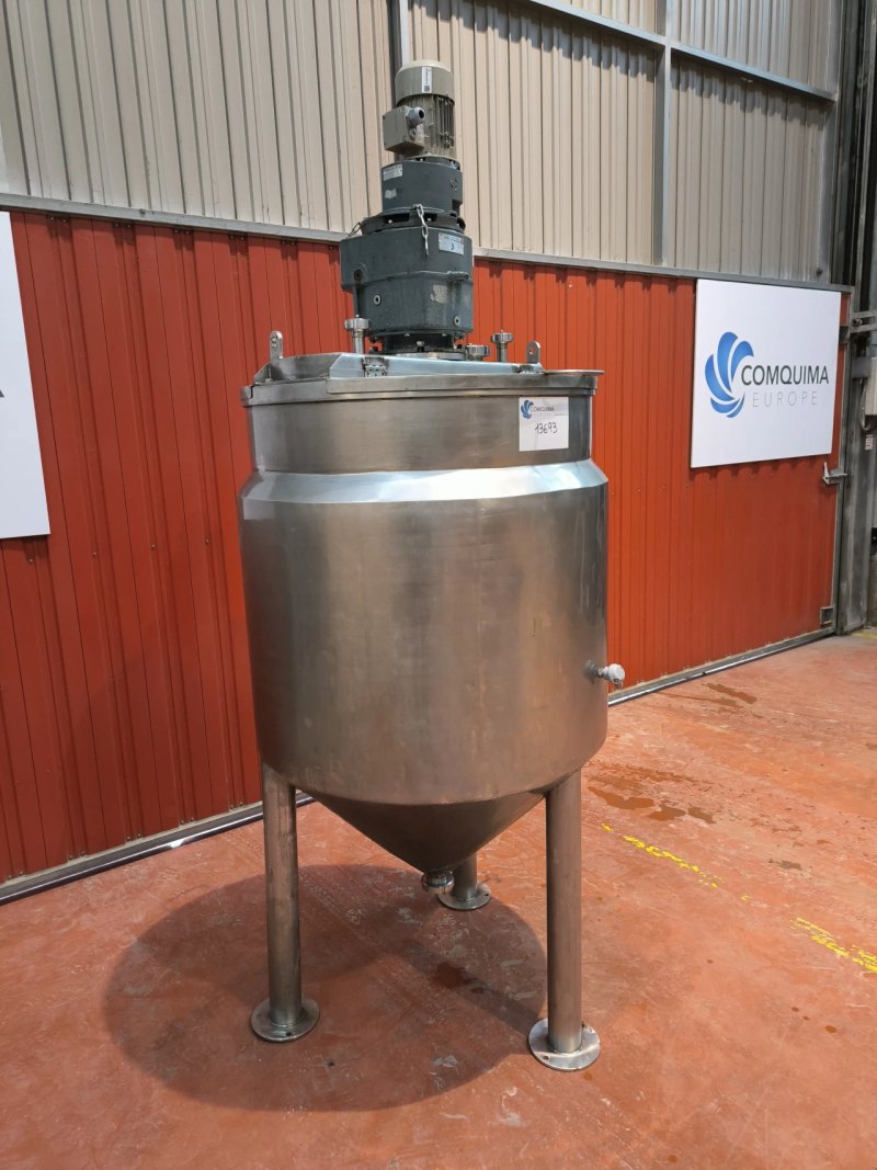 VERTICAL STAINLESS STEEL TANK 460 LITRES HEAT-INSULATED