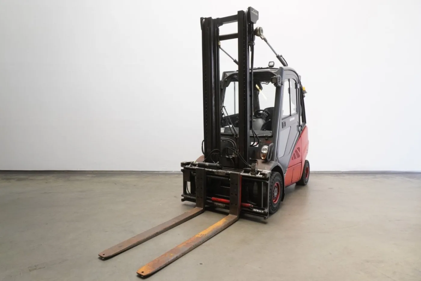 Frontstapler Linde H 30 D (3B) EVO 393-02 (2017) - 1