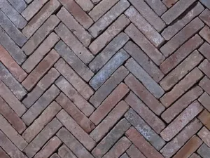 Straatbaksteen Loeke zomeropruiming op = op