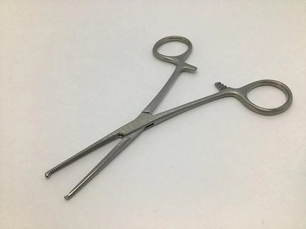 GB Medical Kocher Straight 1 in 2 Teeth 130mm