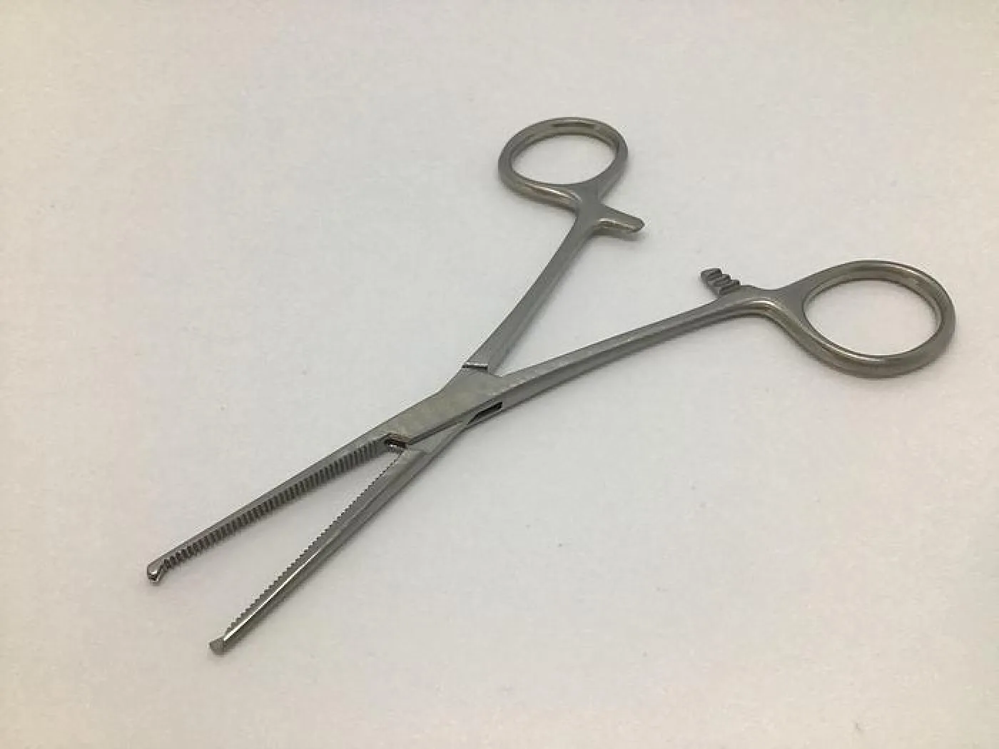 GB Medical Kocher Straight 1 in 2 Teeth 130mm - 1