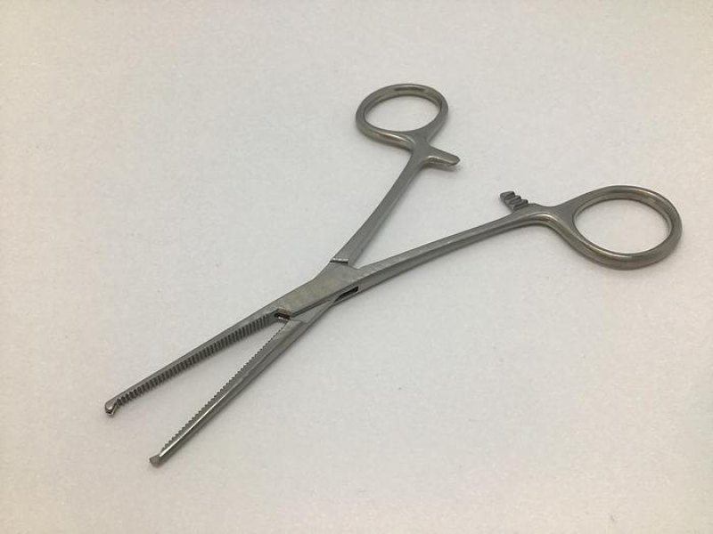 GB Medical Kocher Straight 1 in 2 Teeth 130mm