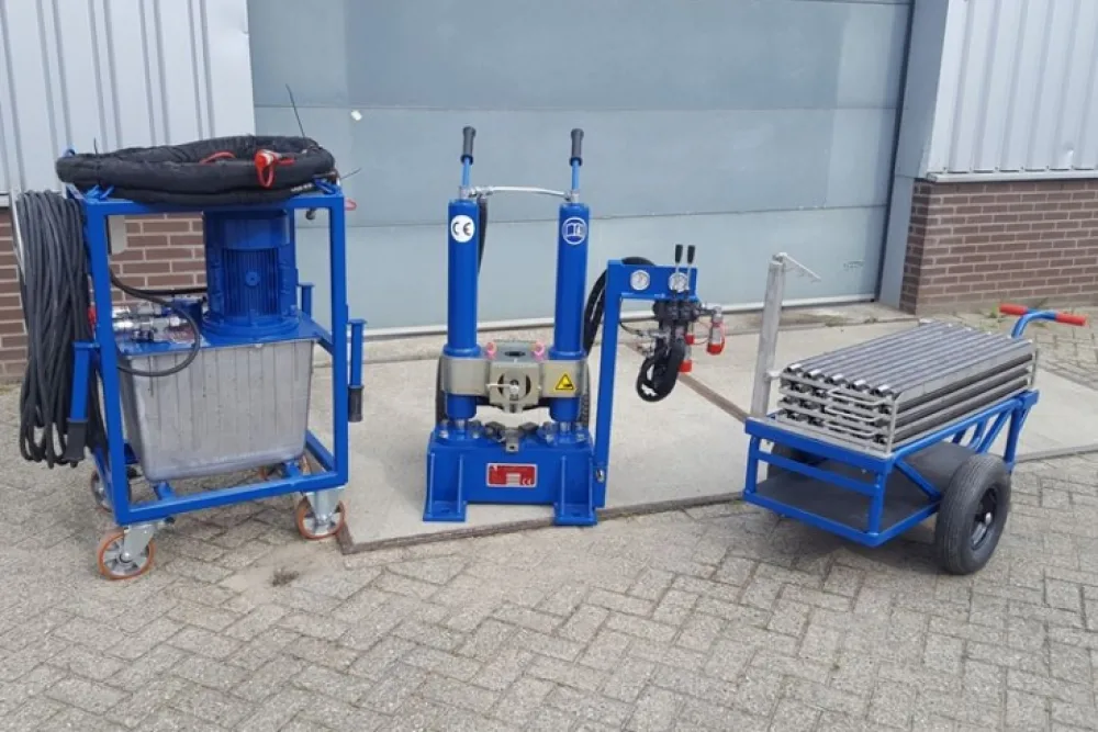 200 kN Pusher for Indoor CPT Testing
