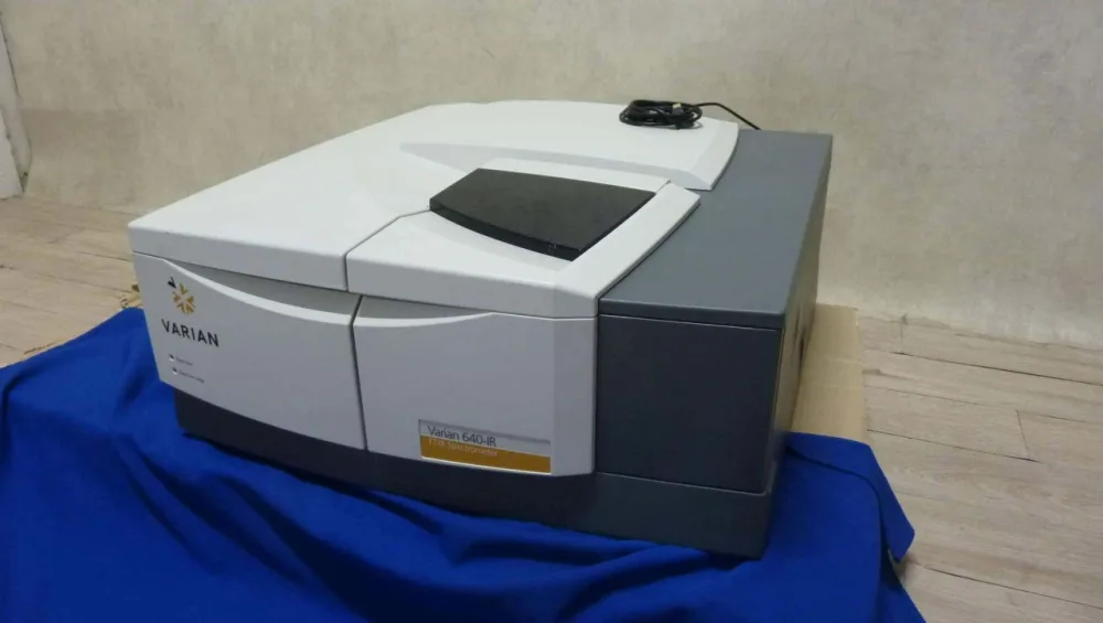 Varian 640-IR FT-IR Spectrometer