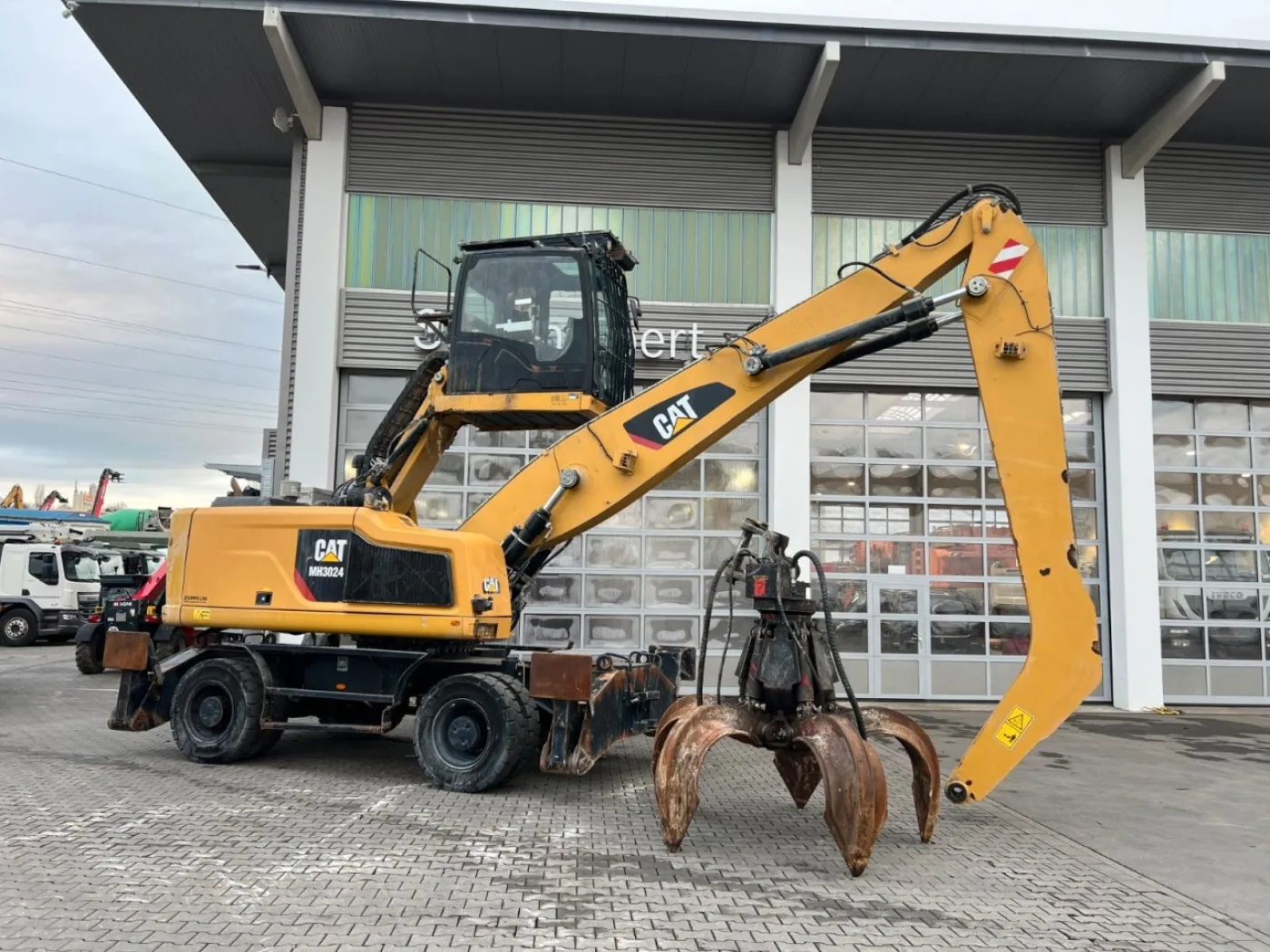 Cat MH3024 / Schrottgreifer / 2018 / 10.735h - 2