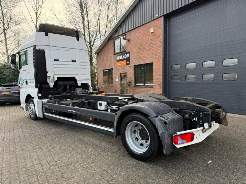 MAN TGX 18.400 BDF, lifted fifth wheel & trailer hitch!