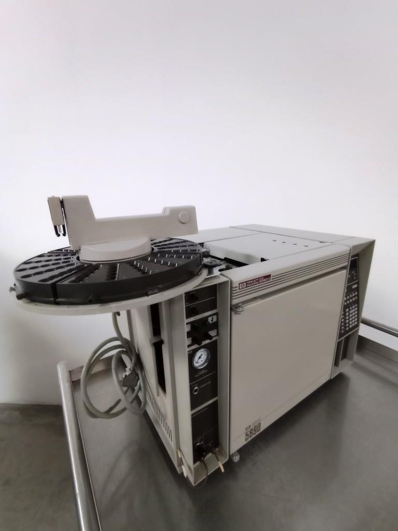 GASCROMATOGRAFO CON INIETTORE – HEWLETT PACKARD – MOD. 5890 SERIES II