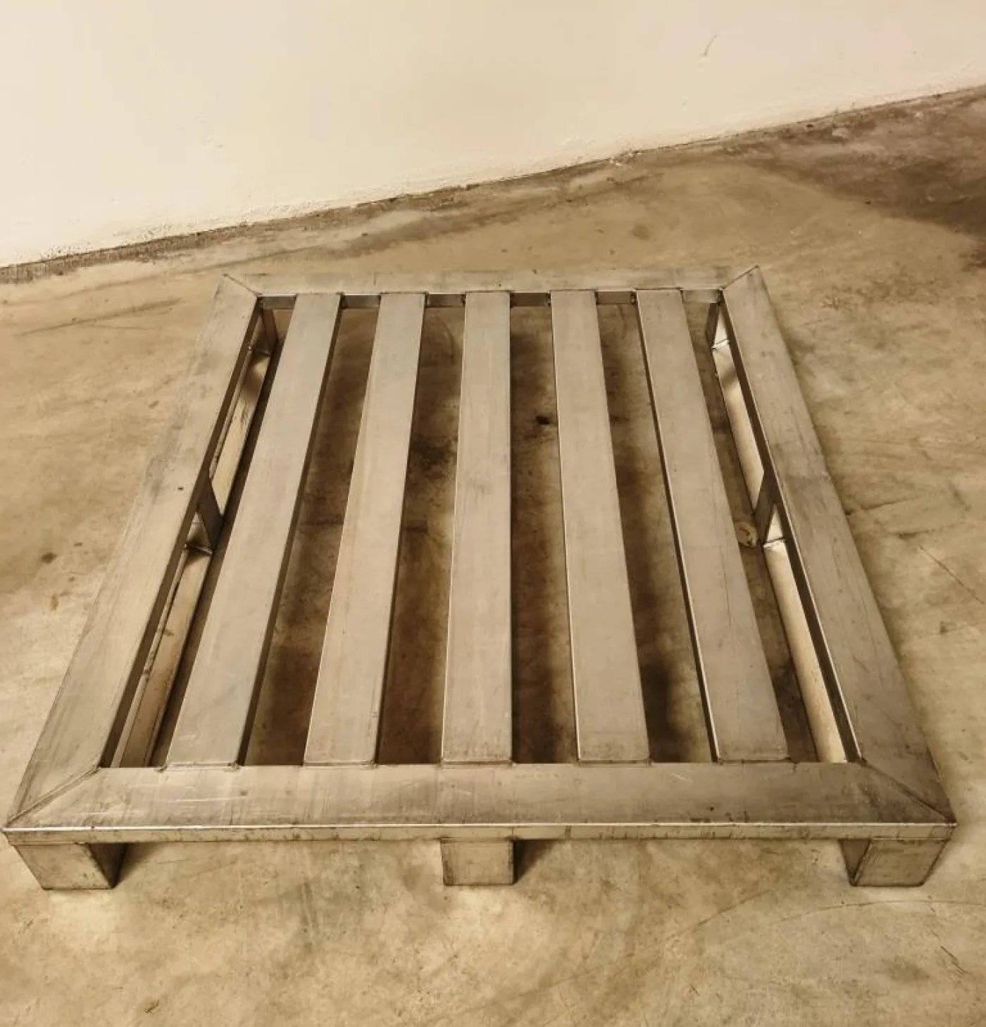 PALLET IN ALLUMINIO – SCHNEIDER – LKE - 1