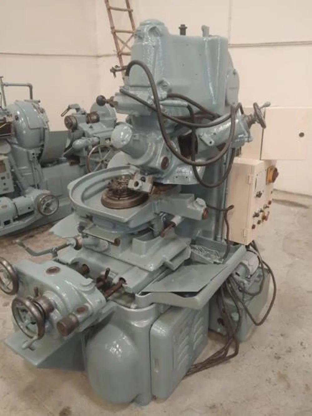 AUTOMATIC SPIRAL BEVEL & HYPOID GEAR CUTTER GRINDER & SHARPENER - GLEASON- 12'' - Laxmi Metal & Machines, Rohtak