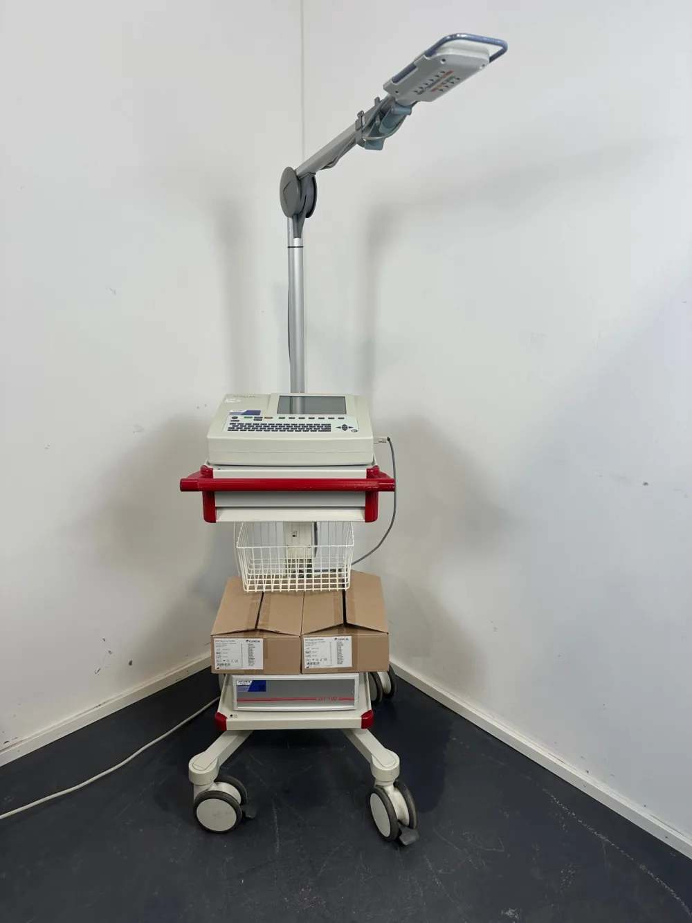 Schiller Cardiovit AT-102 Plus EKG Schreiber & Sauganlage Strässle DT100 inkl. Fahrwagen