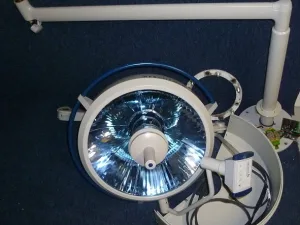 Berchtold Chromophare D 530 OP-Lampe (Deckenmontage)