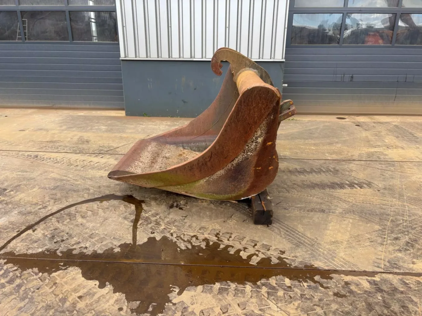 Trapezoidal bucket CW 40 - 2