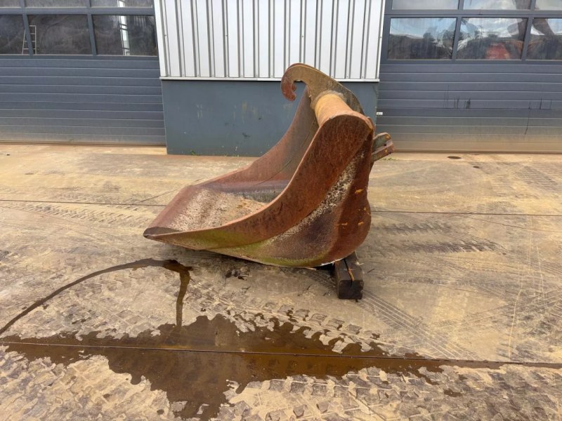Trapezoidal bucket CW 40