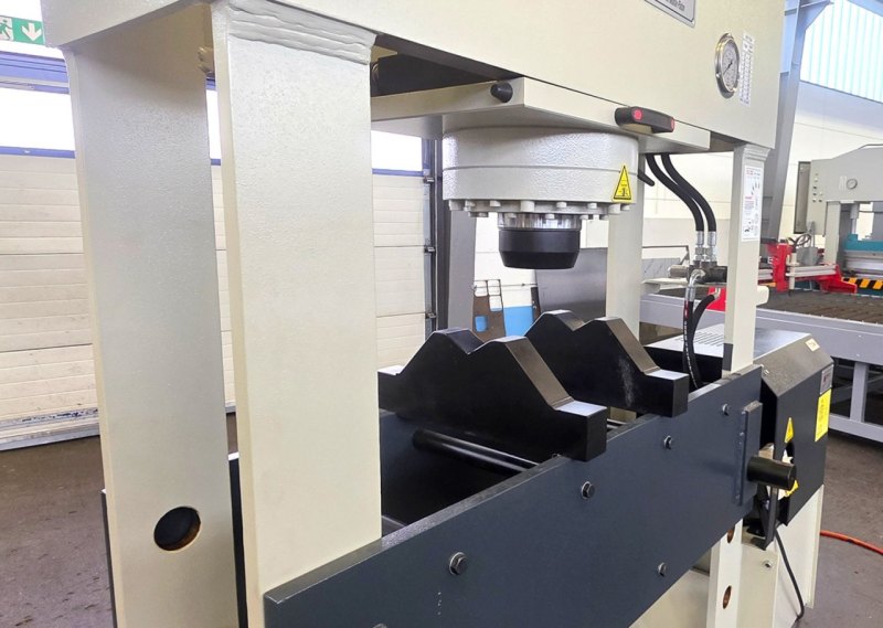 Hydraulische Werkstattpresse DPM-K 1070-100