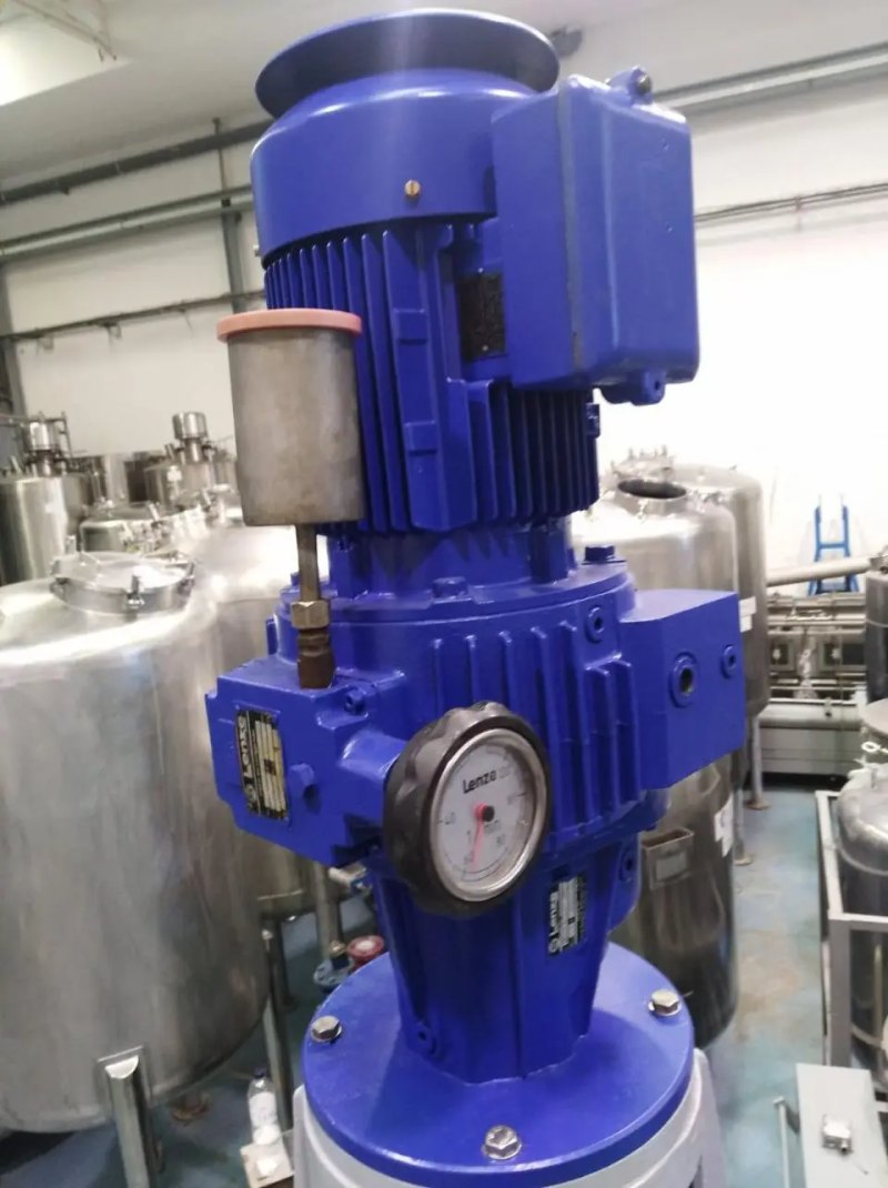STIHLER APPARATEBAU REACTOR 800 LITERS WITH AGITATION AND USED JACKET