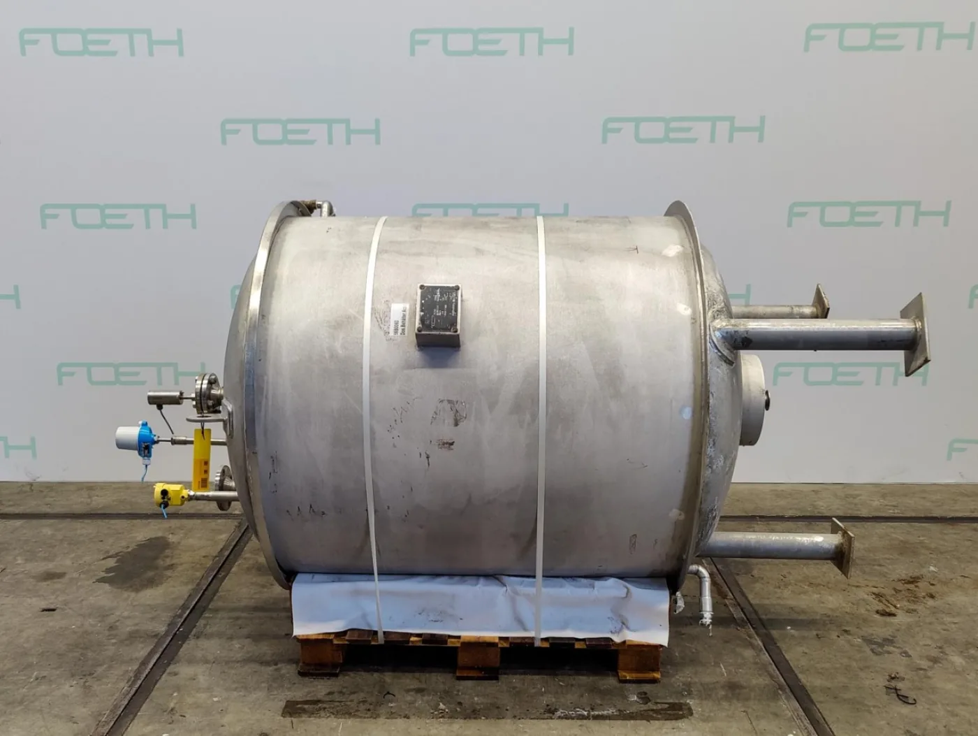 Detombay 1100Ltr. - Vertical tank - 5