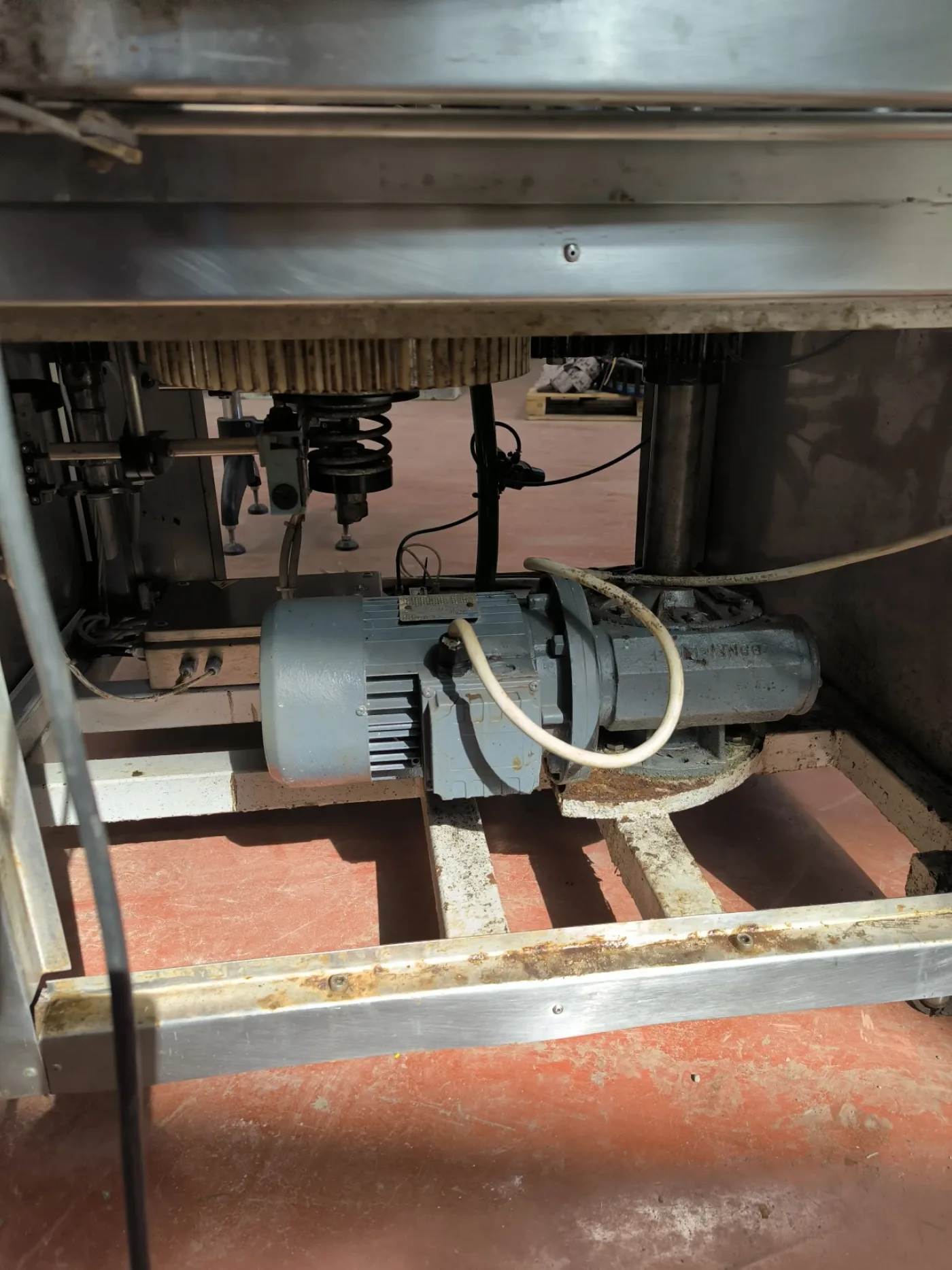 AROL KAMMA PKV 6-HEAD ROTARY MULTIHEAD CAPPER - 2