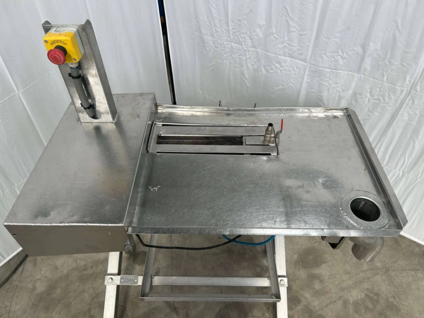 Gizzard peeling table - 4