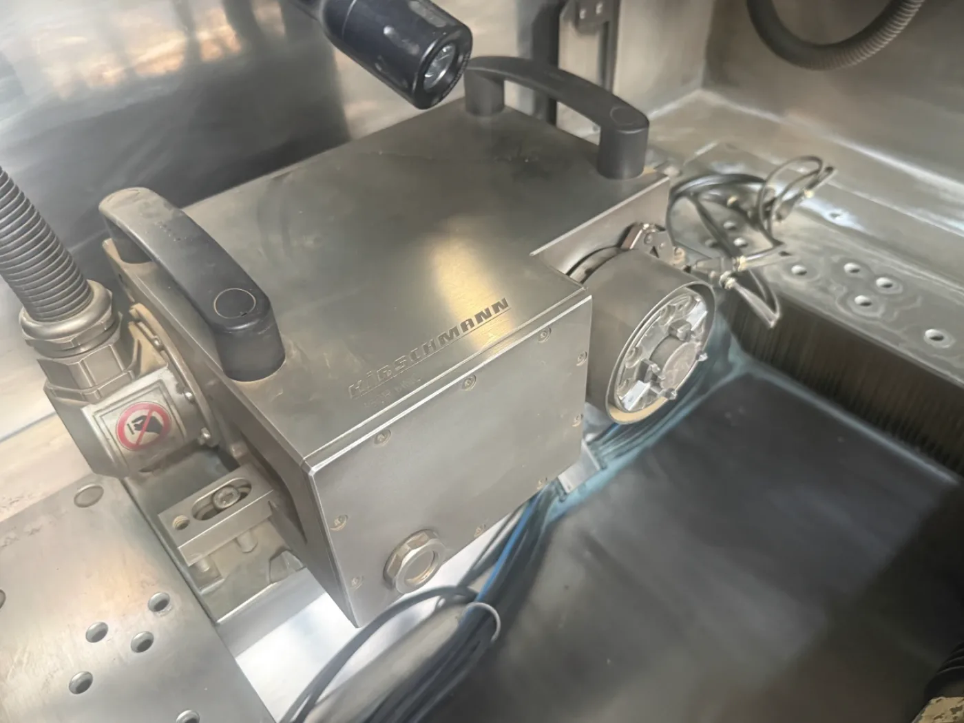 023614 - FANUC Robocut C 600 iA - 7