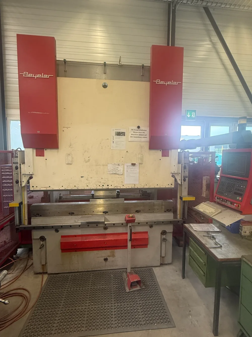 023695 - BEYELER PR 6 1000 KN x 2050 MM