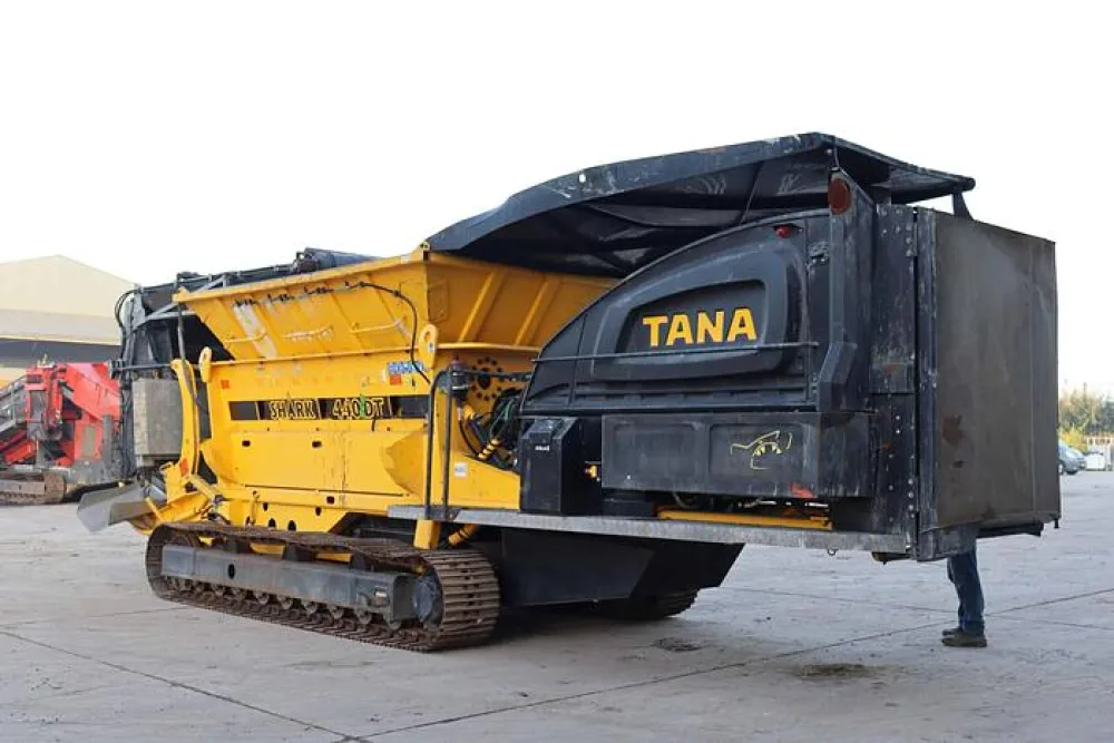 2020 TANA Shark 440DT Eco Slow Speed Shredder