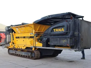 2020 TANA Shark 440DT Eco Slow Speed Shredder