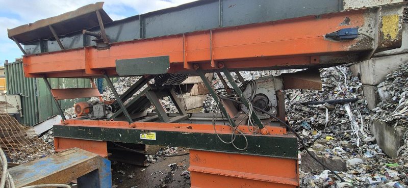 2012 Shaker Feeder Unit