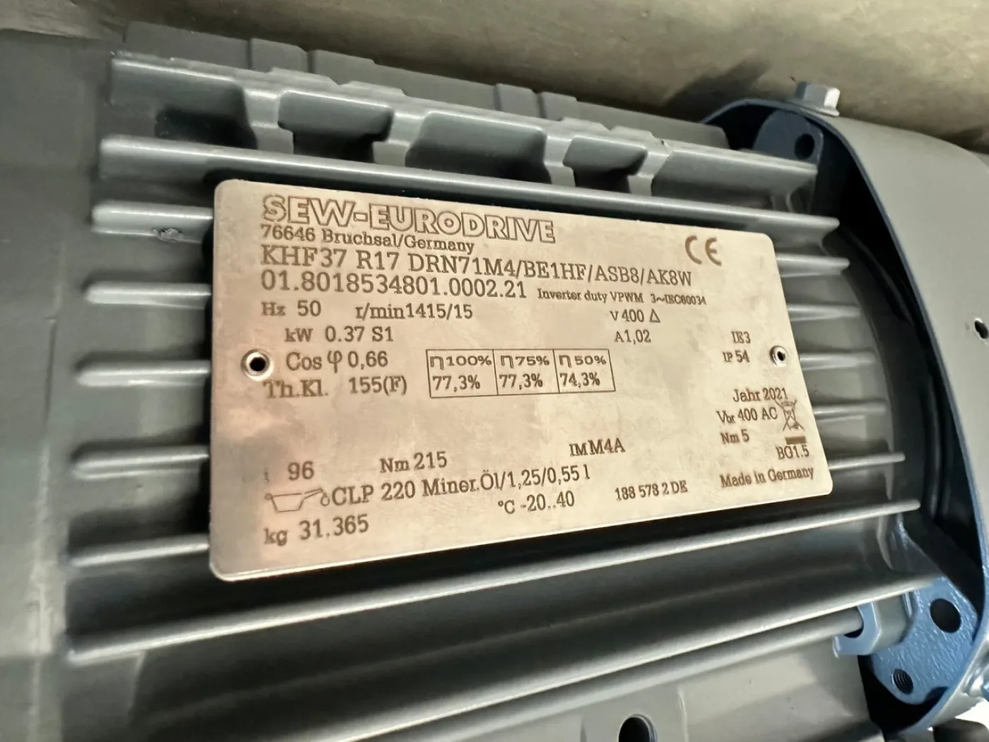 SEW Eurodrive Servo-Getriebemotor KHF37R17DRN71M4BE1HF/ASB8/AK8W - 2