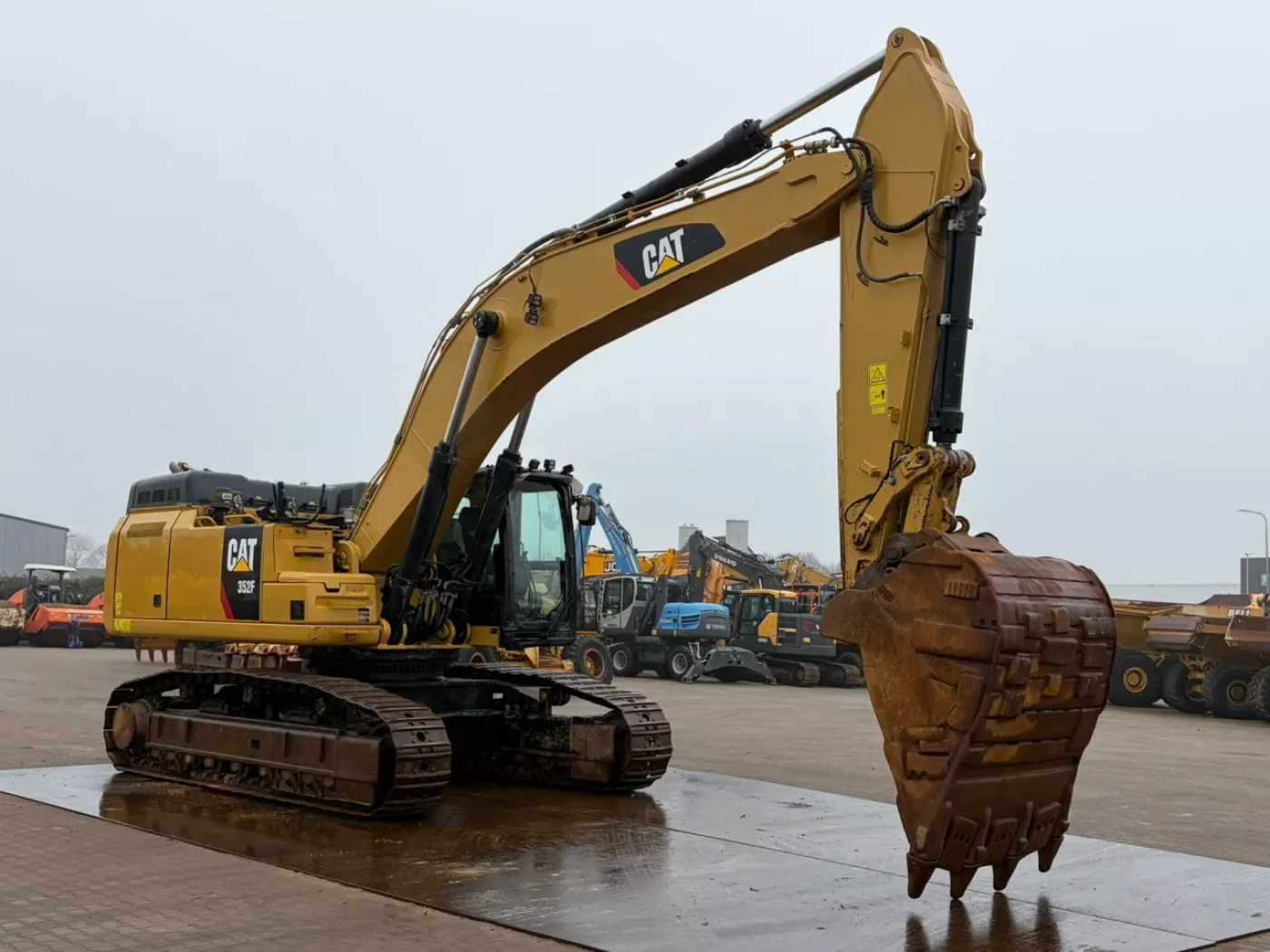 Caterpillar 352F - 7
