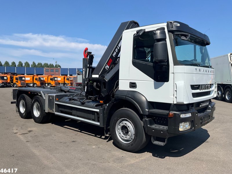 Iveco Trakker AD260T36 6x4 Hiab 24 Tonmeter laadkraan