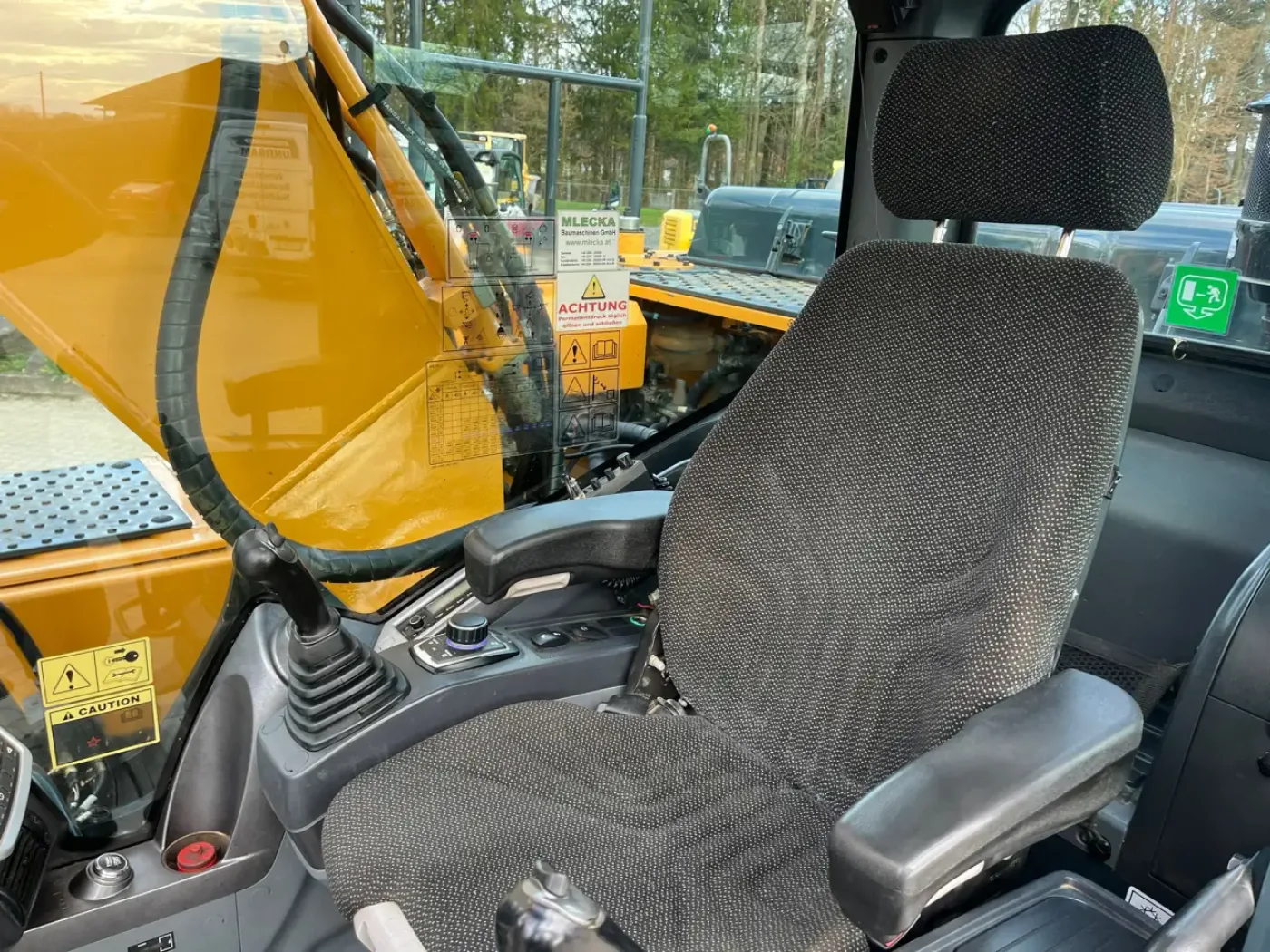 Hyundai - HX 220 L - 5